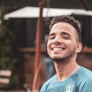 Meet your Posher, Luis